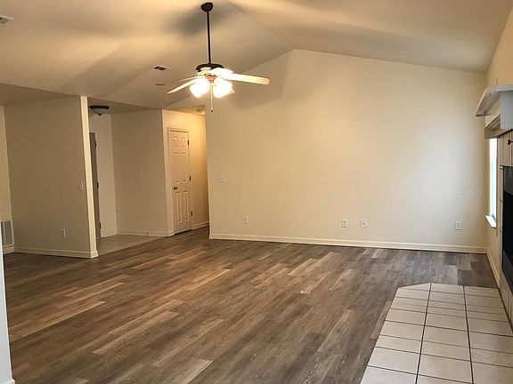 3rd image of 1289 Hillis Pl