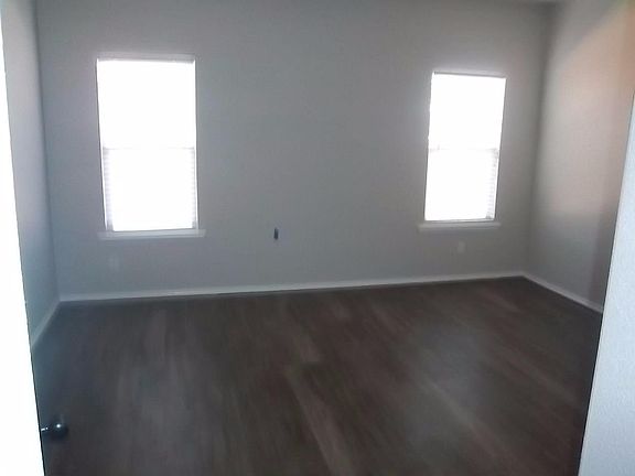 4th image of 8907 Avenue T