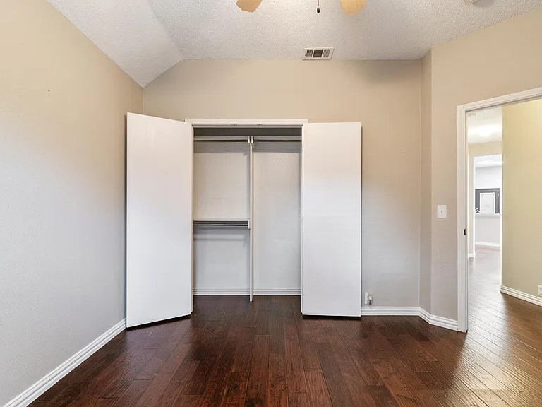 615 Lake Bridge Dr — Photo 27