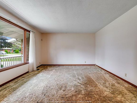 3rd image of 217 Westlawn Ave