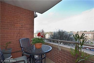 4th image of 5800 Nicholson Ln APT 405