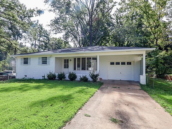 3rd image of 108 Clubview Rd
