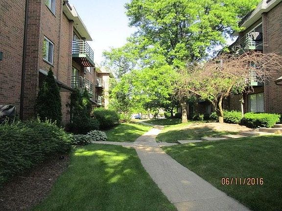 2nd image of 916 Casey Ct APT 06