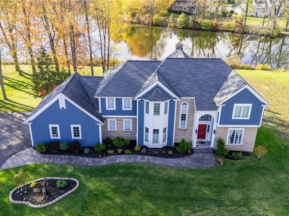 64 Woodfield Dr, Webster, NY 14580