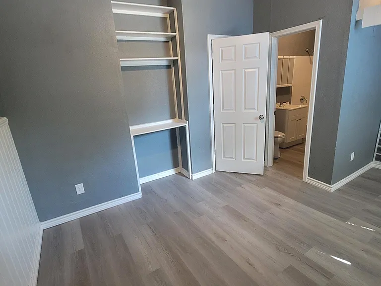 513 E Caney St #I — Photo 11