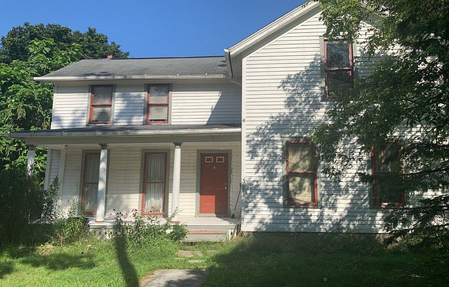 1st image of 305 S Huron St