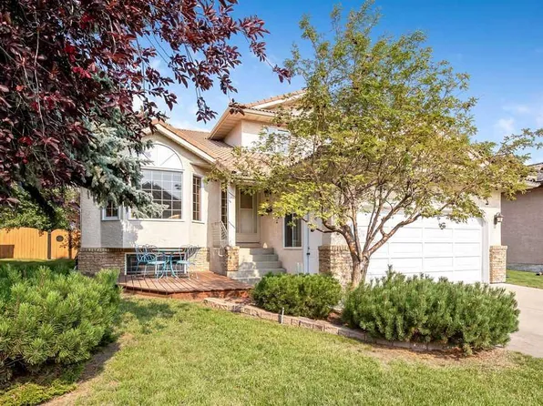 208 SW Hawkview Manor Pl NW, Calgary, AB T3G 2Z6