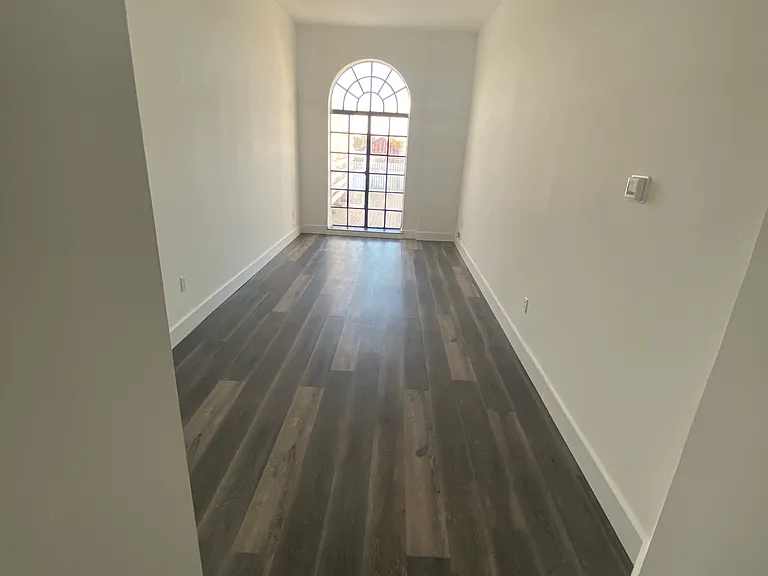 507 Grand St — Photo 8