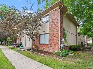 40861 Highpointe Dr, Clinton Township, MI 48038