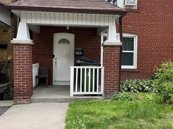 1103 1/2 Davenport Rd, Toronto, ON M6G 2C3