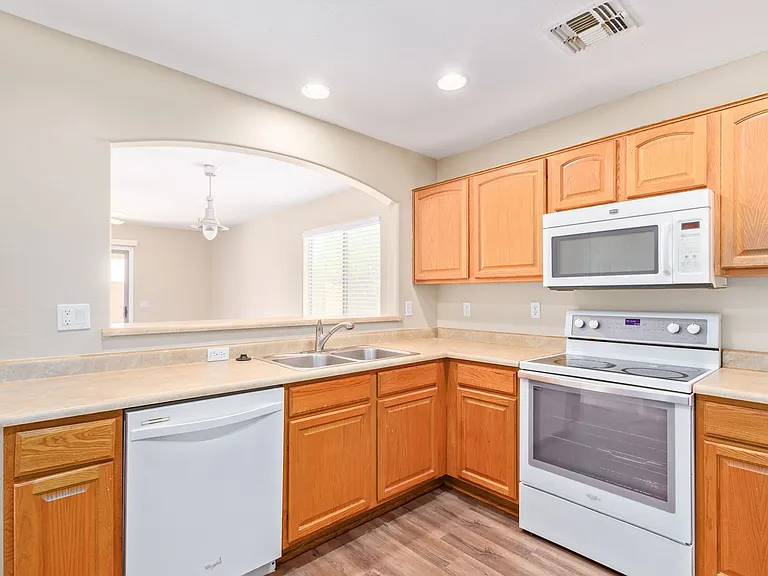 23809 W Adams St — Photo 9