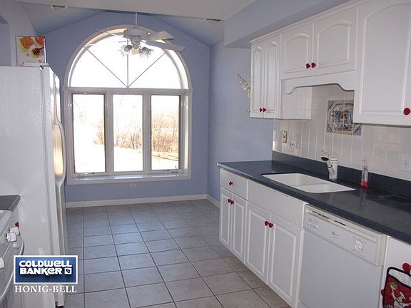4th image of 6402 Pine Trl APT 3