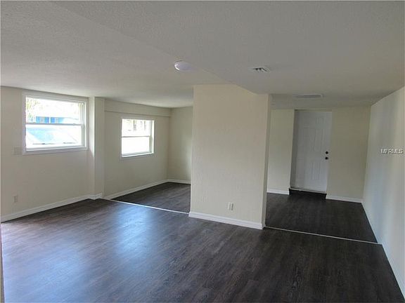 3rd image of 7601 Prato Ave