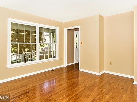 5th image of 10246 Meadowridge Dr