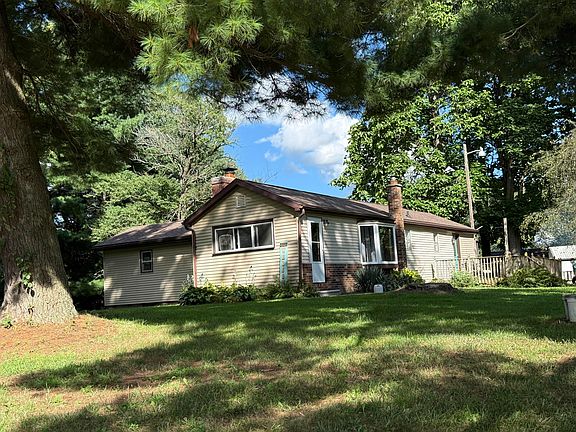 4th image of 11826 9 1/2 Mile Rd
