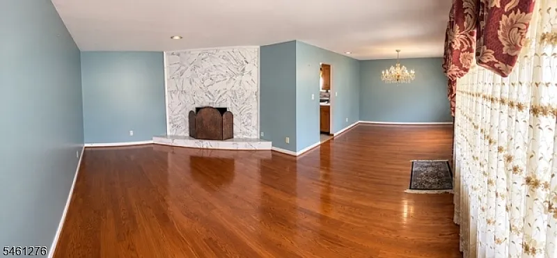 3 bed, 1.0 bath, $3,000 — Photo 3