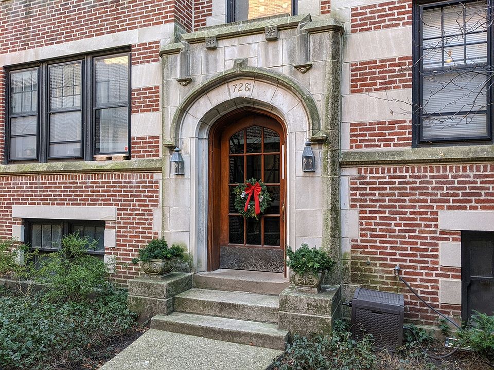 1st image of 728 Hinman Ave APT 3E
