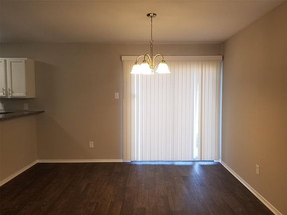5th image of 2205 Sycamore Dr