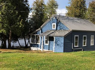 31 Thorntons Ln, Hammond, NY 13646