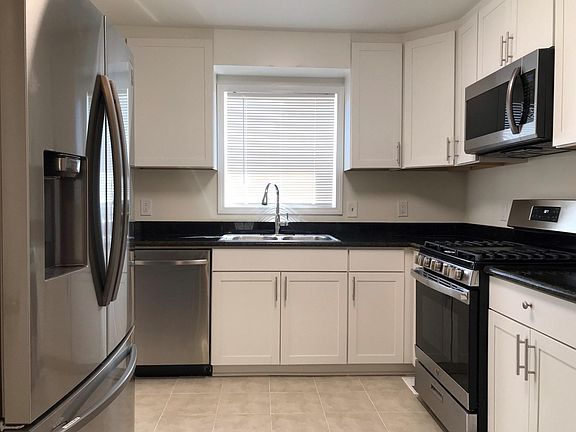 3rd image of 463 Bramden Cir