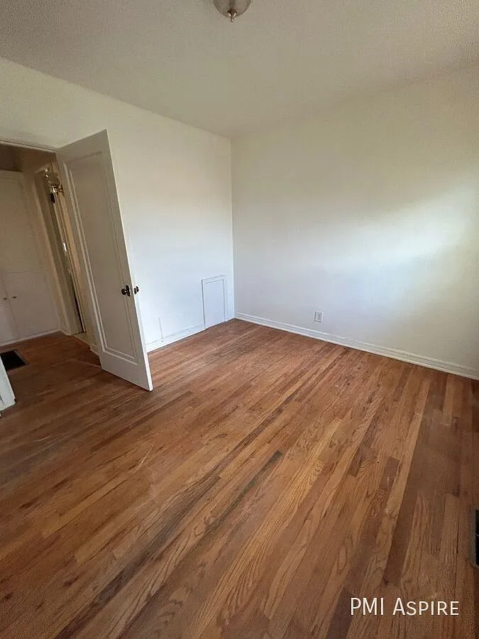 2 bed, 1.0 bath, 821 sqft, $1,799 — Photo 3