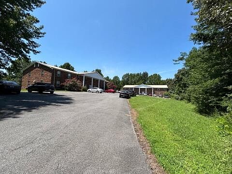 1st image of 620 Oak Park Blvd