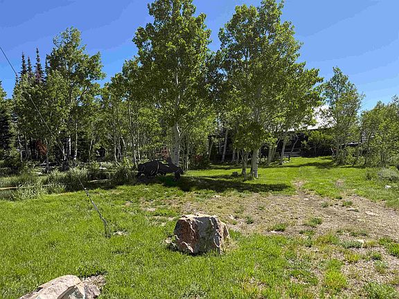 3rd image of 582 Porcupine Dr