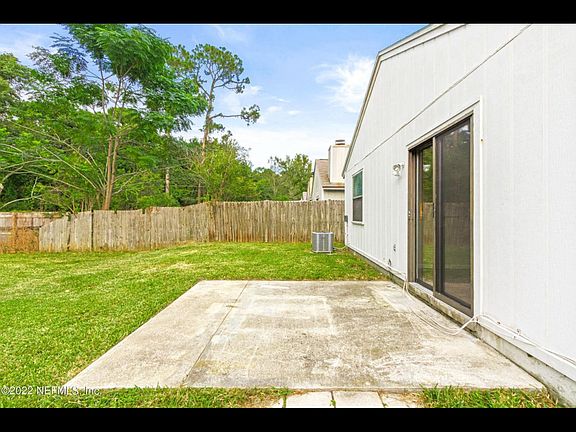 3rd image of 2644 Malibu Cir