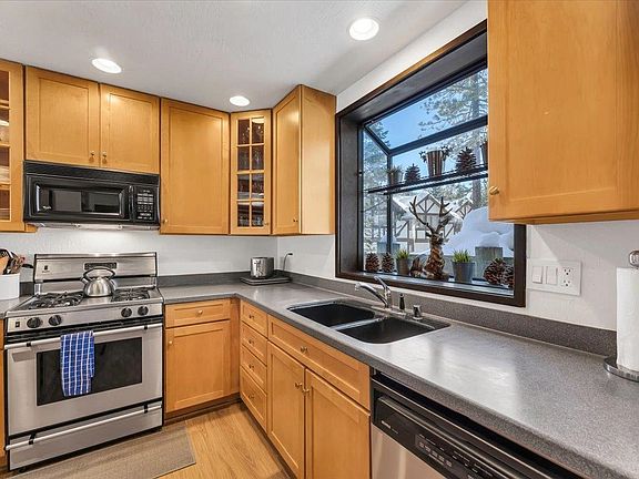 5th image of 227 Olympic Valley Rd #15