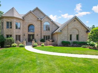 5 Martin Ct, Lemont, IL 60439