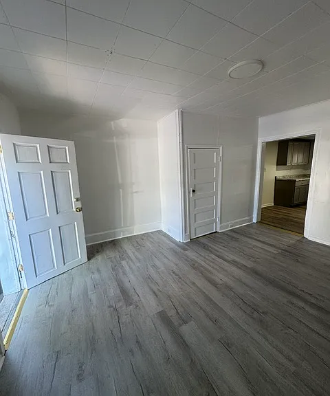 306 Walnut St — Photo 11