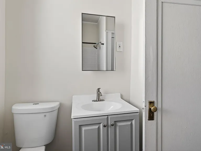 332 W Washington St #2 — Photo 19
