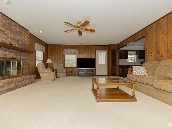 5th image of 1309 S Saint James Blvd