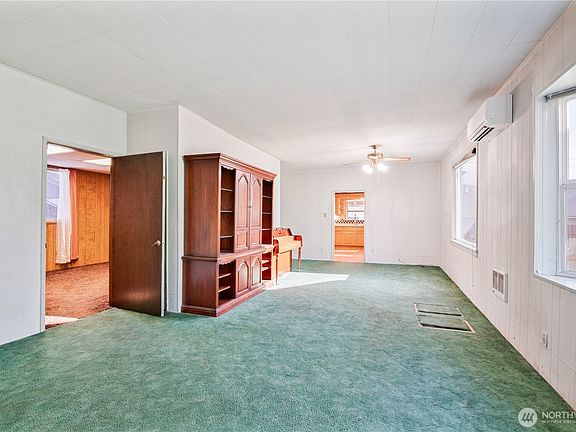 3rd image of 136 SW 3rd Avenue