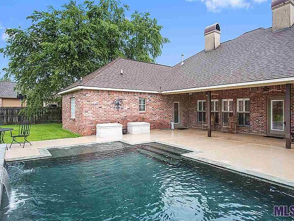 5th image of 39467 Bradbury Ln