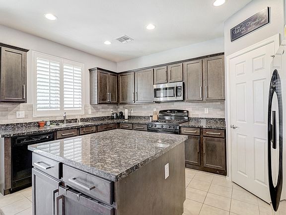 3rd image of 5527 W Hackamore Dr