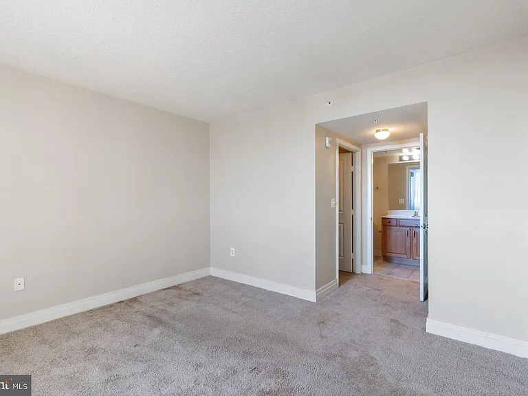 414 Water St #2512 — Photo 16