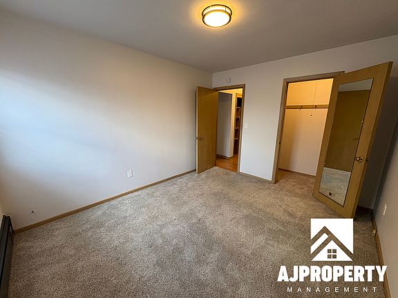 5th image of 700 S Summit Ave APT 9