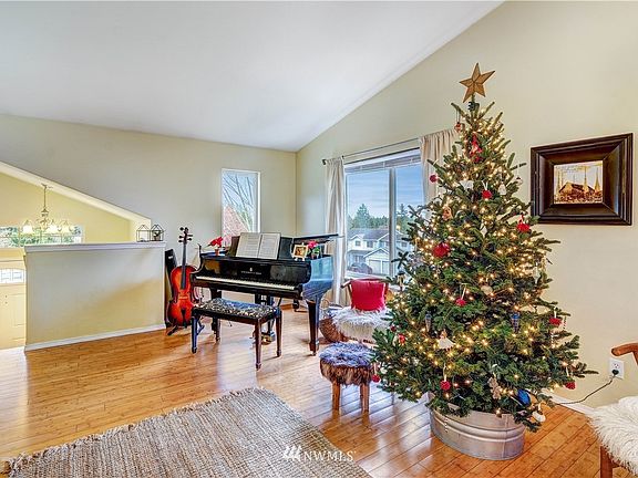 4th image of 3033 SE Grovewood Street