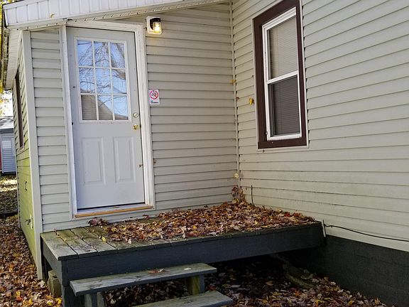 2nd image of 208 E College St #2