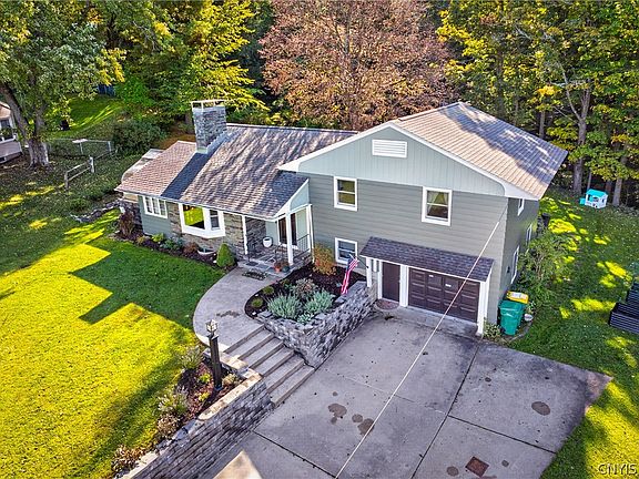 3rd image of 32 Forest Rd
