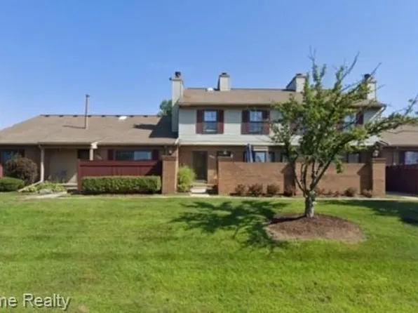 38872 Country Cir #1, Farmington Hills, MI 48331