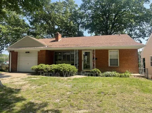 7117 Forest Hill Dr, Saint Louis, MO 63121
