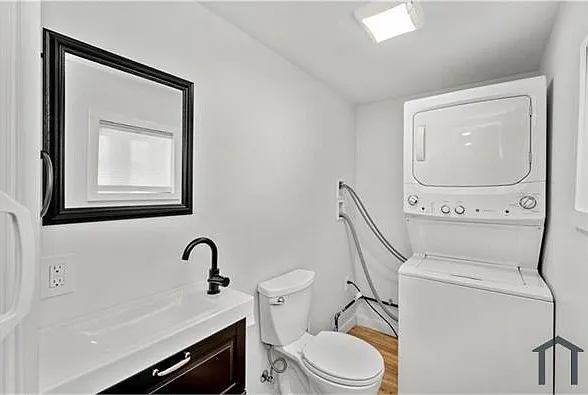 1312 Sarah St — Photo 6