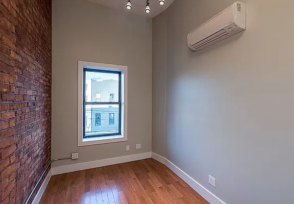 2nd image of 212 Wyckoff Ave #3A