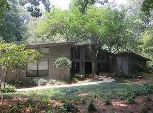 8130 Tynecastle Dr, Sandy Springs, GA 30350
