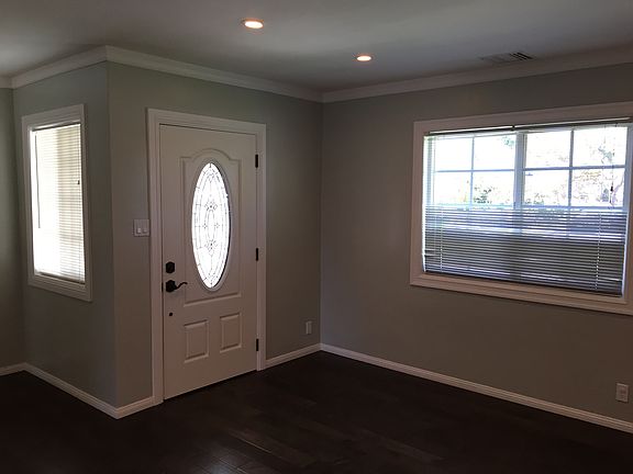 2nd image of 5652 Lasaine Avenue