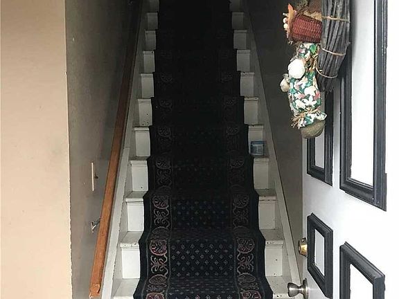 2nd image of 257 Hunnewell Ave