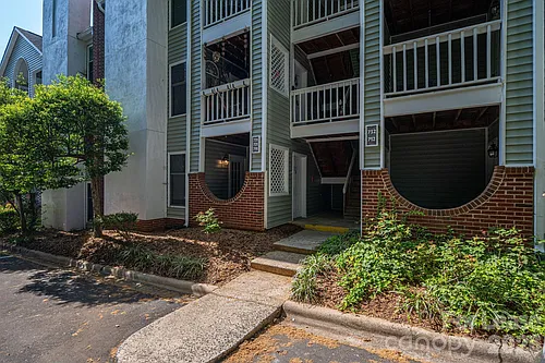 430 Queens Rd #711 Photo 1