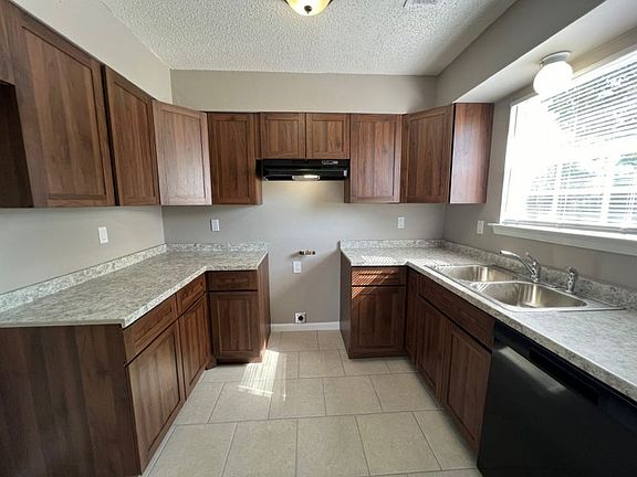 3rd image of 2485 Rammesses Ave